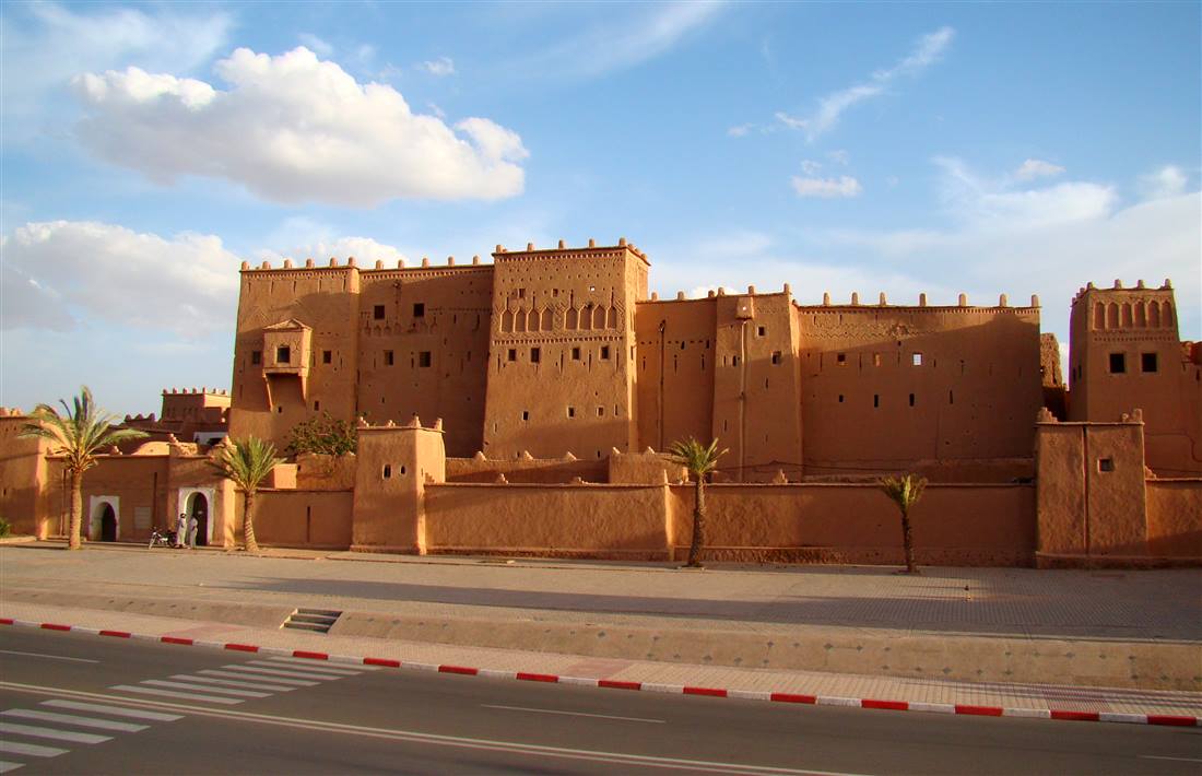 Die Lehm-Kasbah Taourirt in Ouarzazate im Abendlicht